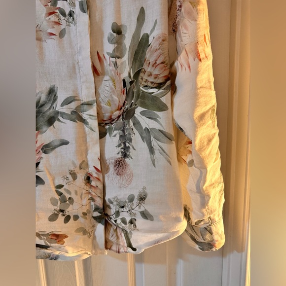 Express Linen-Blend Floral Boyfriend Portofino Shirt women - Picture 8 of 10